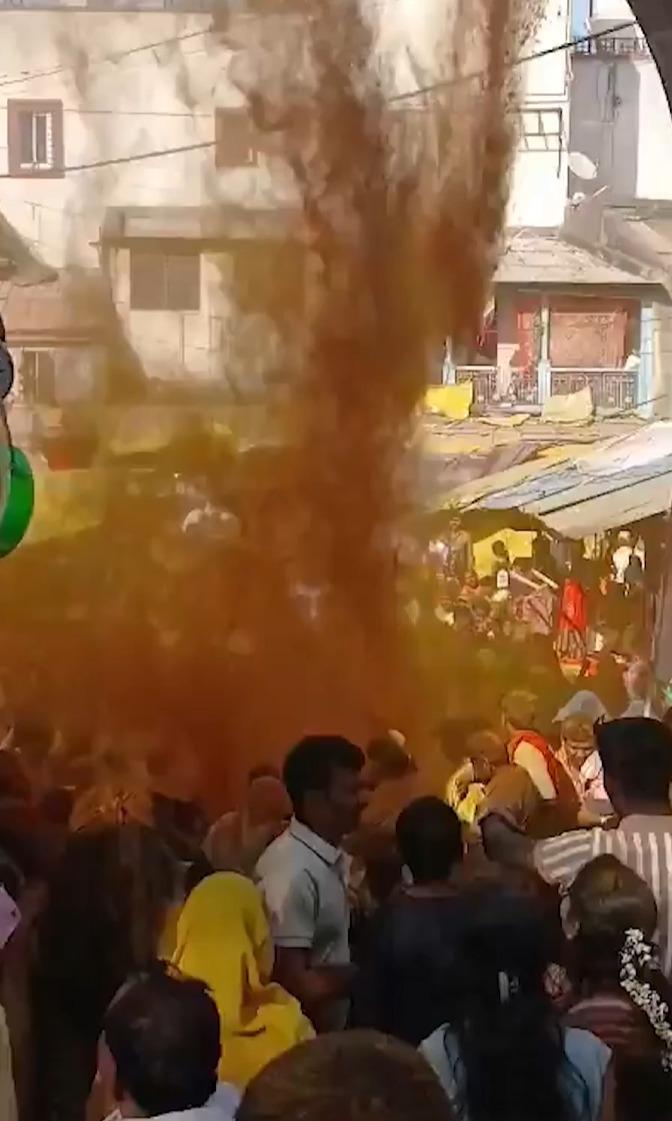 粉塵及彩色噴霧疑為引起火災原因。