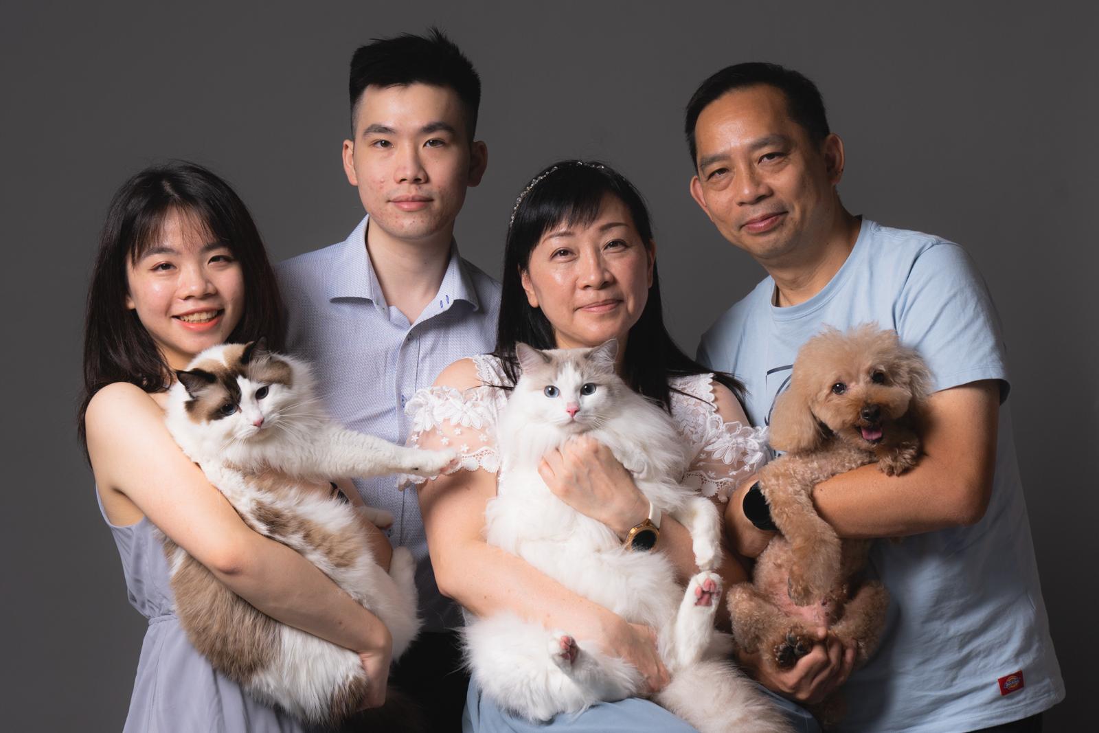 見習督察莫竣稀是今屆的施禮榮盾及榮譽警棍得主。