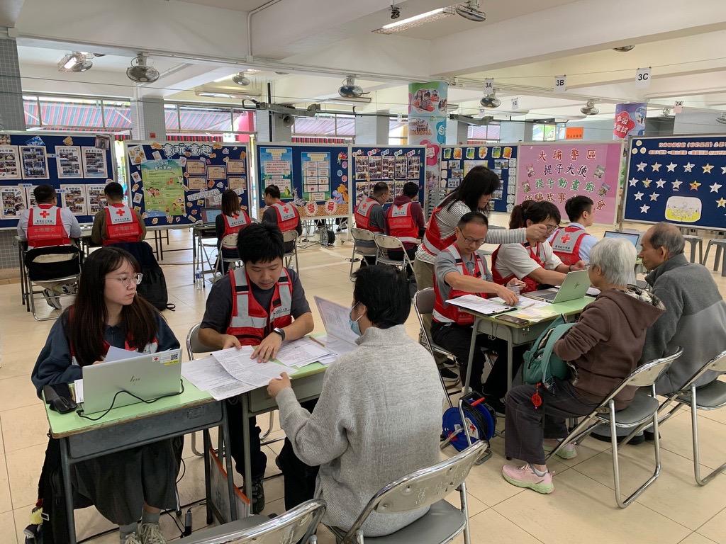 香港紅十字會公布至今合共收到超過4.2億元捐款,並啟動捐款作全力位支援宏福苑災民,包括2.4億現金支援,以及預留1.6億元作長遠、持續社區復元。(紅十字會圖片)