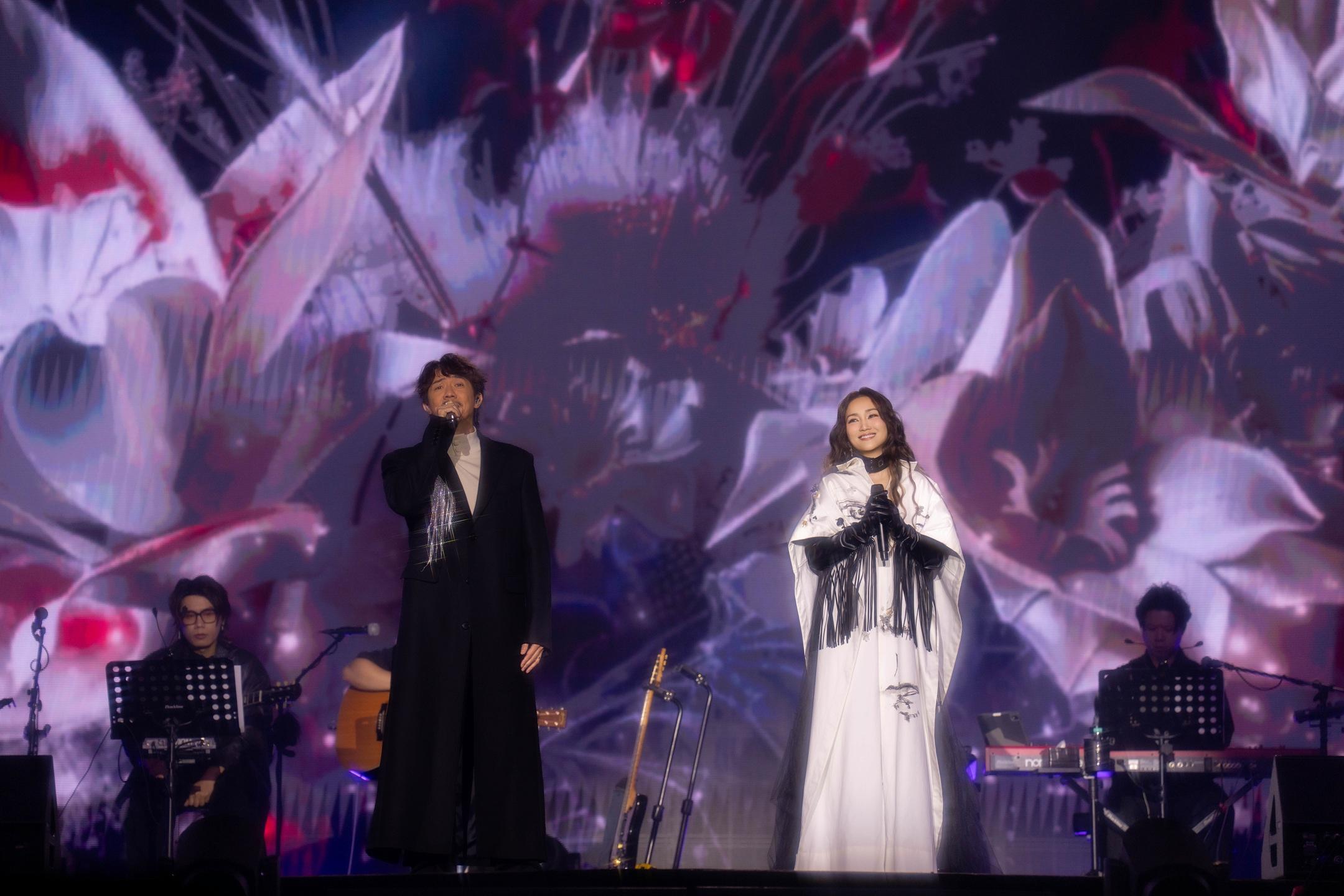 謝安琪Kay《TIDAL》巡迴演唱會 2025 – 馬來西亞站,老公張繼聰擔任喜賓,夫妻檔超sweet。