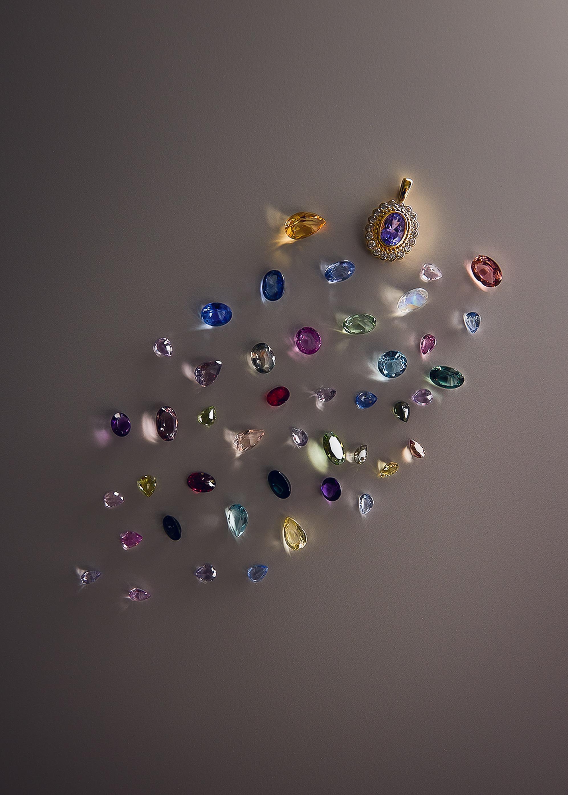 SIA Jewelry Solenne 印章系列精選12種珍稀寶石