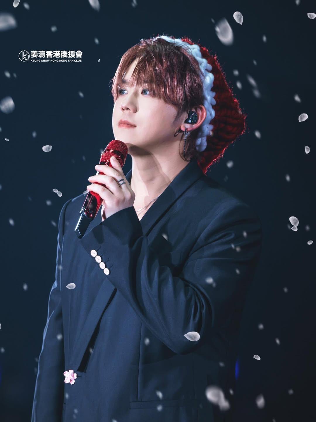 姜濤於聖誕節舉行第8場《KEUNG TO "LAVA" LIVE 2025》演唱會,送上菲道爾的《阿拉斯加海灣》作為「聖誕禮物」。(截圖@Keungshowhkfanclub)