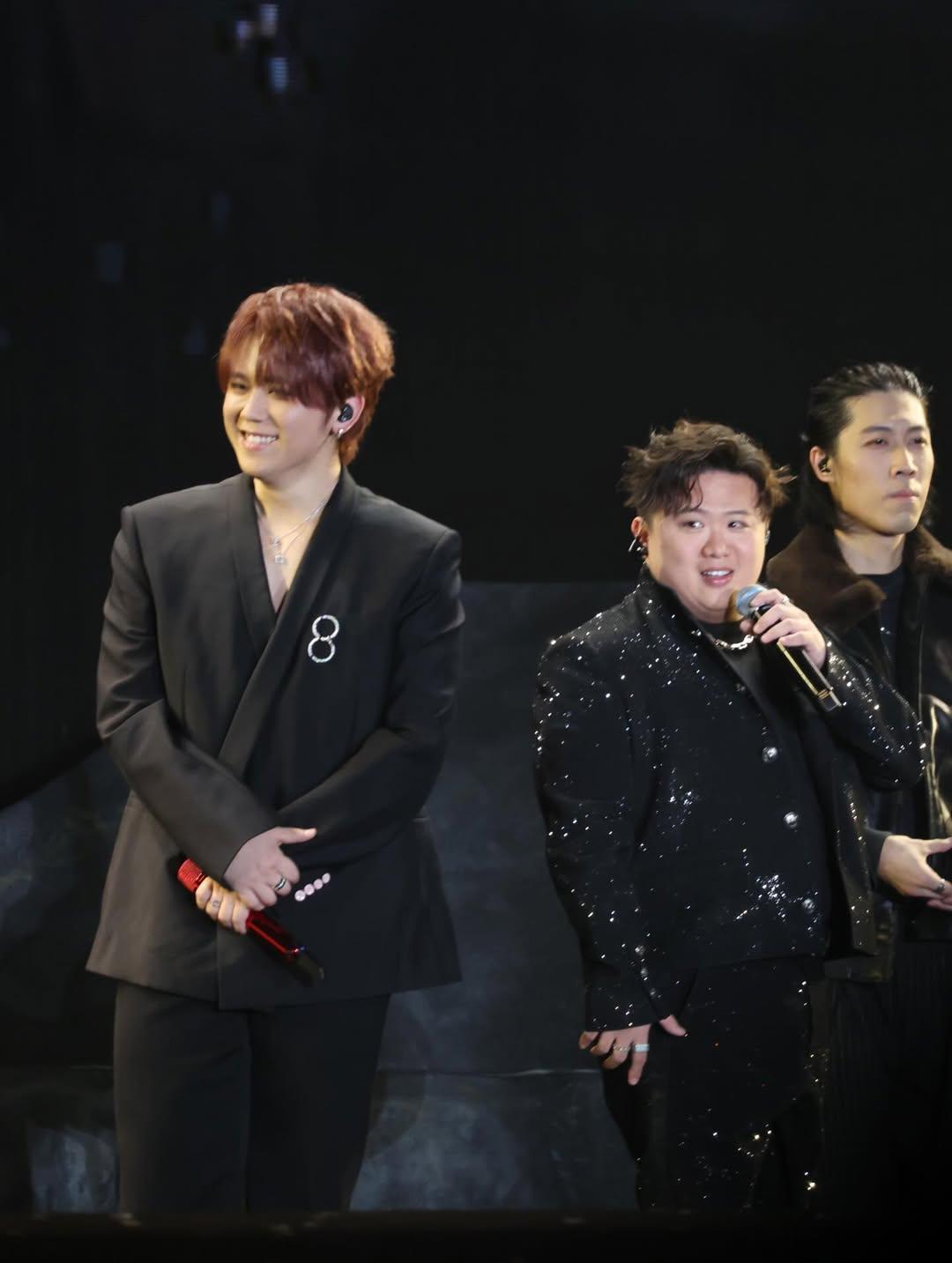 姜濤於平安夜舉行第7場《KEUNG TO "LAVA" LIVE 2025》演唱會,請來師傅肥仔(fatboy)做嘉賓。(IG@fatboyip)