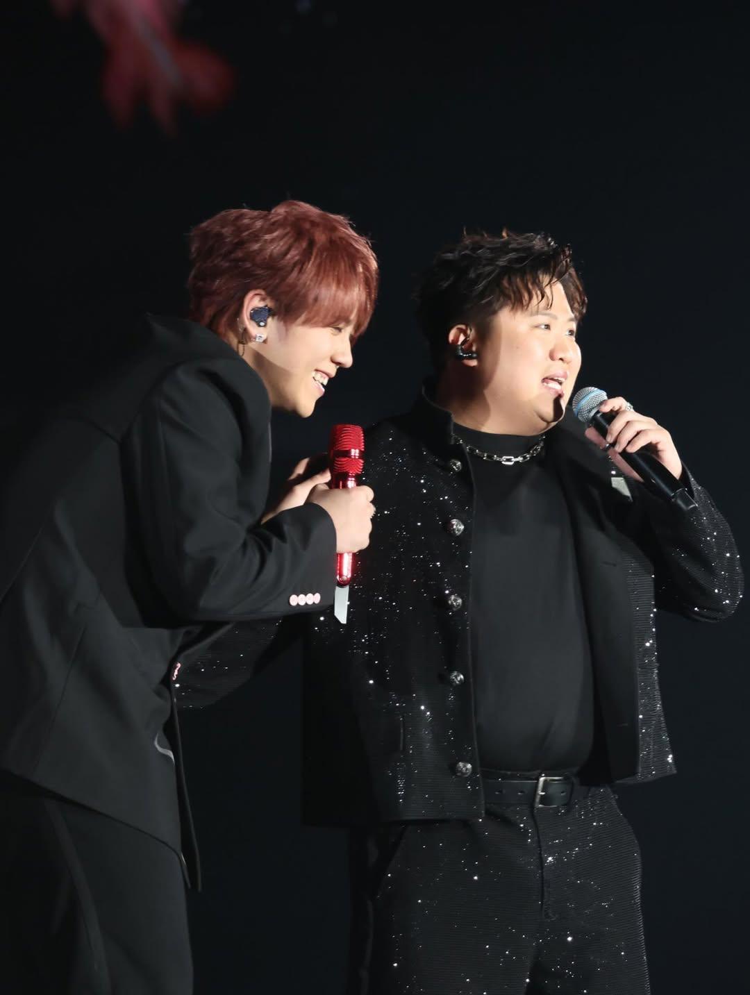 姜濤於平安夜舉行第7場《KEUNG TO "LAVA" LIVE 2025》演唱會,請來師傅肥仔(fatboy)做嘉賓。(IG@fatboyip)