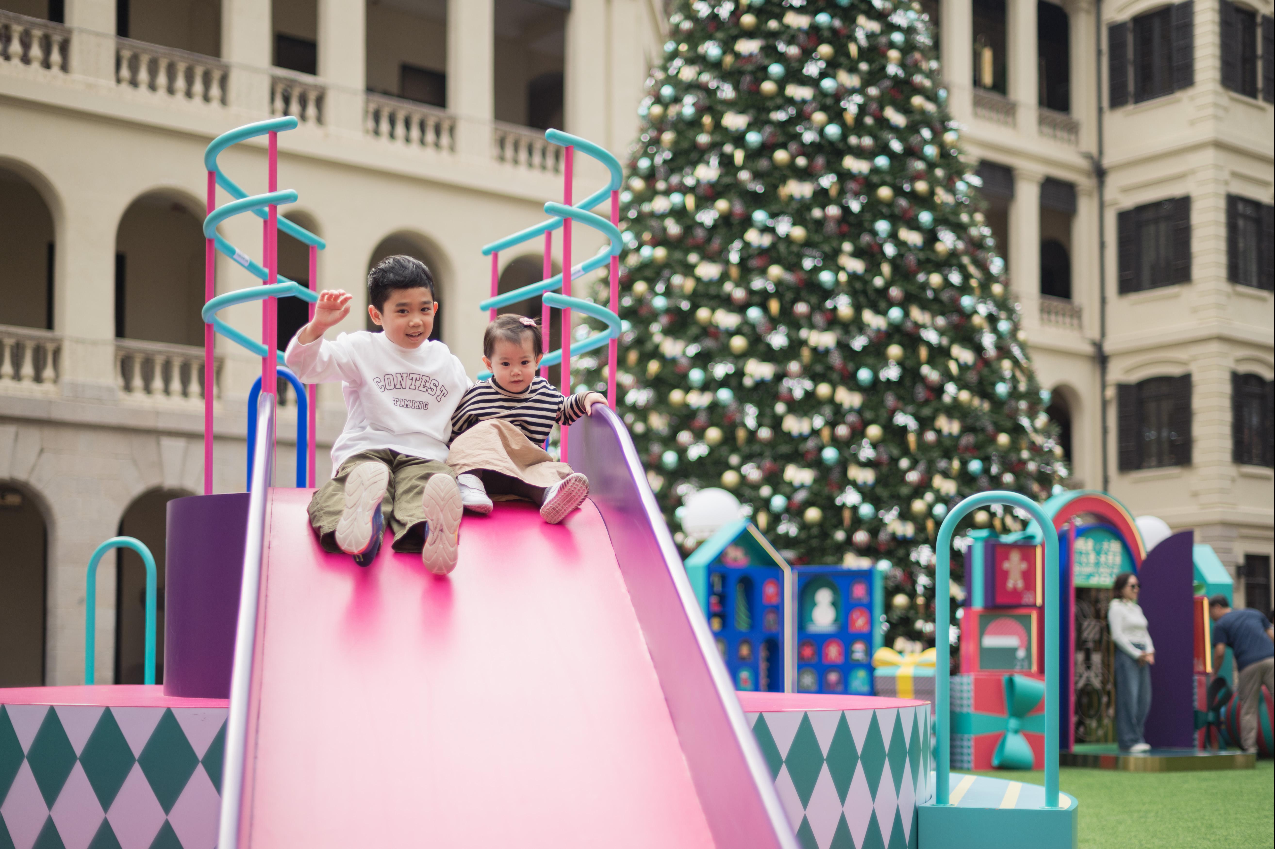 檢閱廣場變身歡樂遊樂場