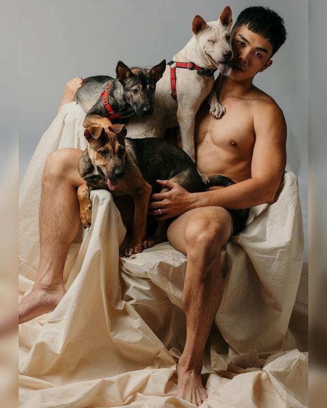 伍富橋接受訪問澄清自己並非離巢,現階段還有基本藝人合約。