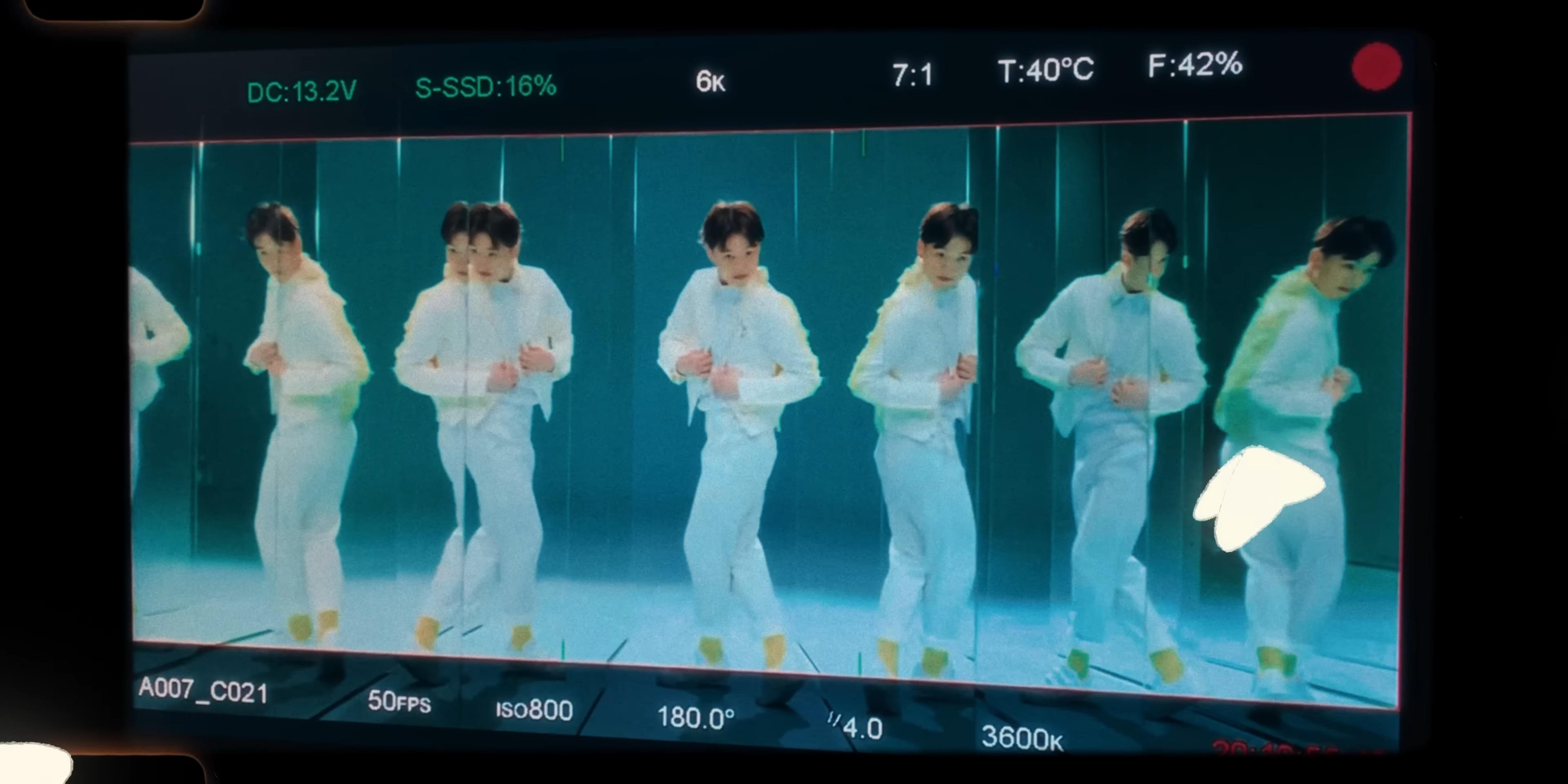 《今繼》MV穿插Jer柳應廷出道至今的歷程,作為跳唱男團成員,花了不少時間克服跳舞挑戰。(MV截圖)