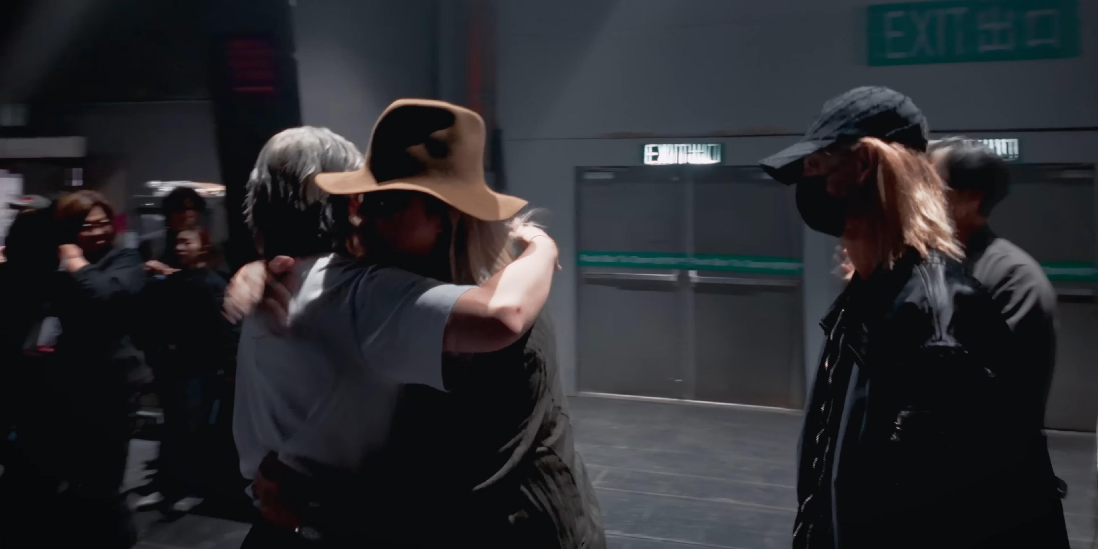 《今繼》MV穿插Jer柳應廷演唱會台前幕後的花絮,也帶出戰友陪伴的力量。(MV截圖)