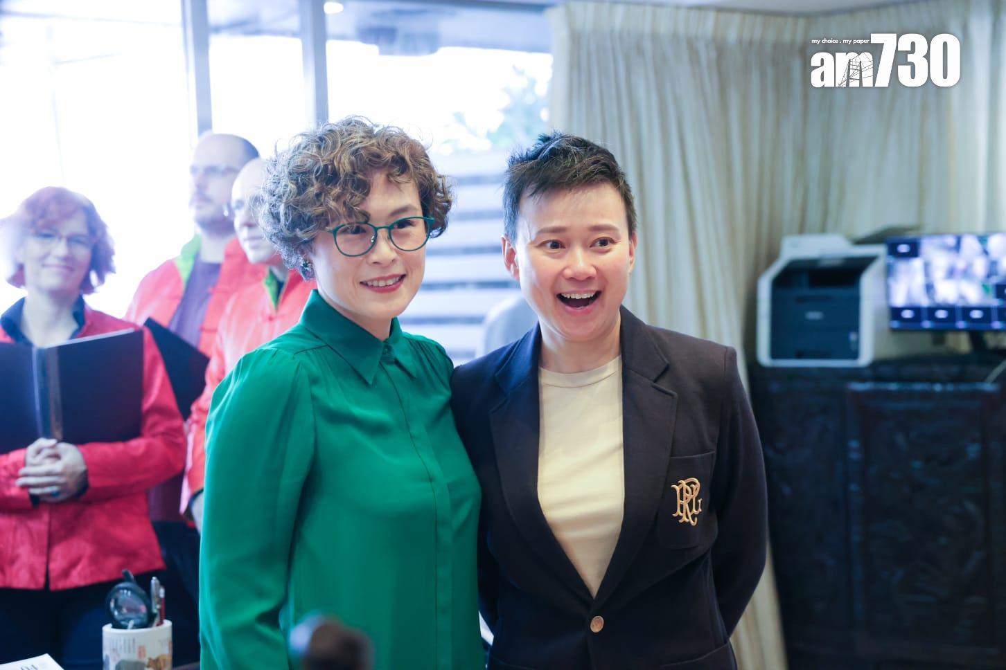 趙式芝在2019年被爆與小學同學JW蜜運。