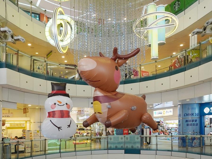 「聖誕夢幻高飛巡遊」空中懸浮表演
