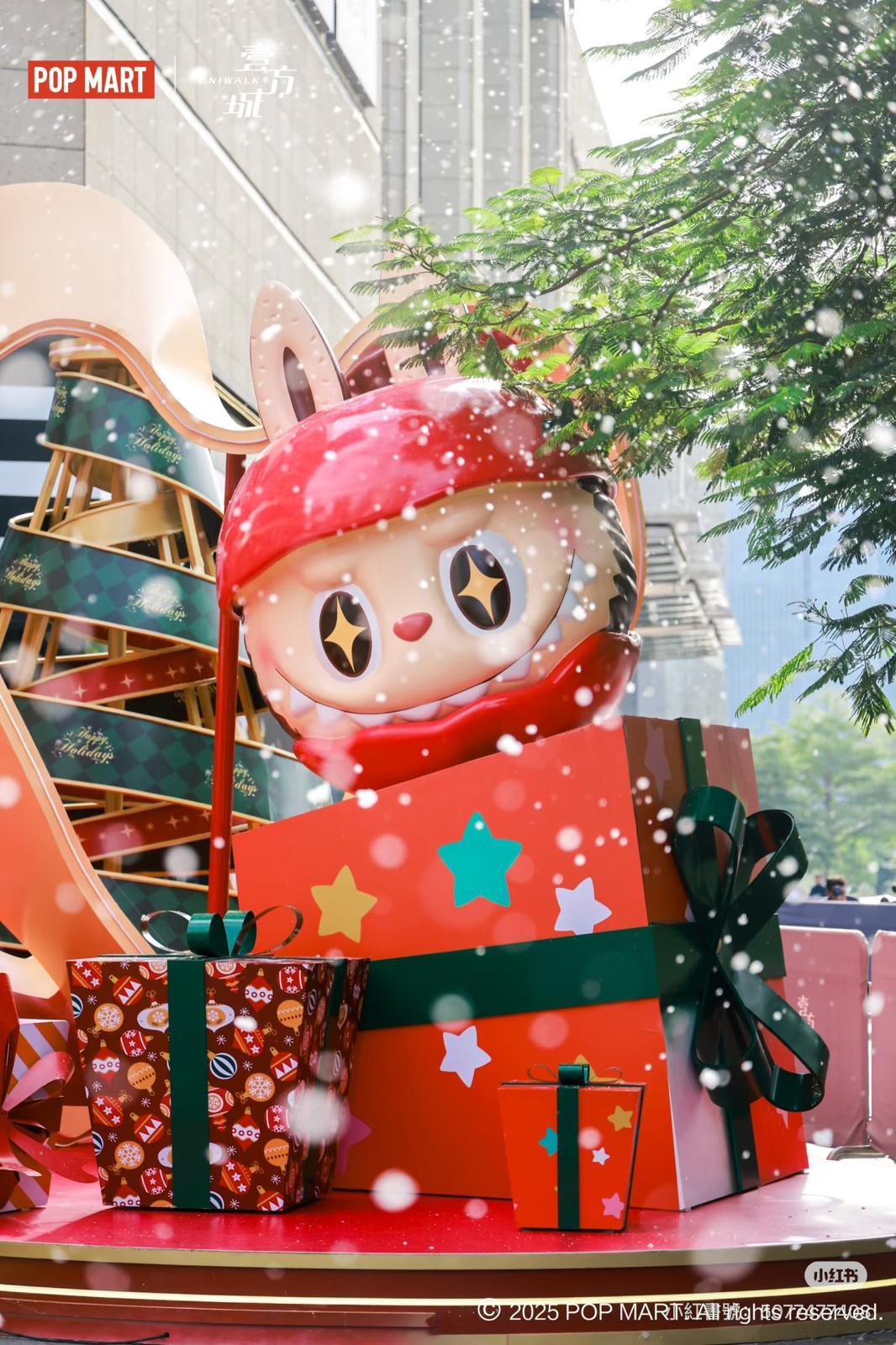 深圳聖誕好去處|前海壹方城:POP MART聖誕展 Molly、Labubu陪你過節(圖片來源:小紅書@深圳周末去哪)