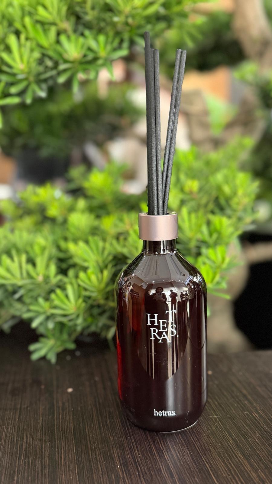 GD最愛的Daisy純白雛菊香氣,包括香氛擴香瓶、護手霜及香氛洗手液等。