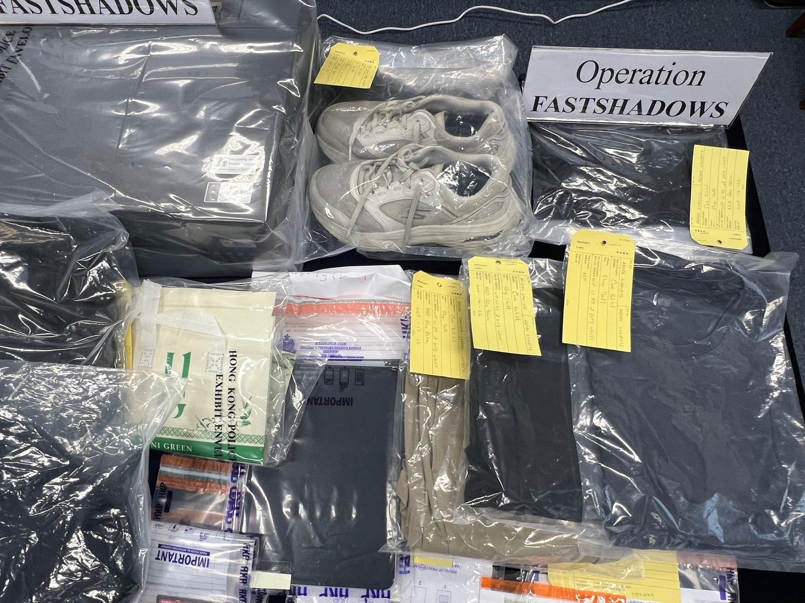 警方檢獲一批證物。