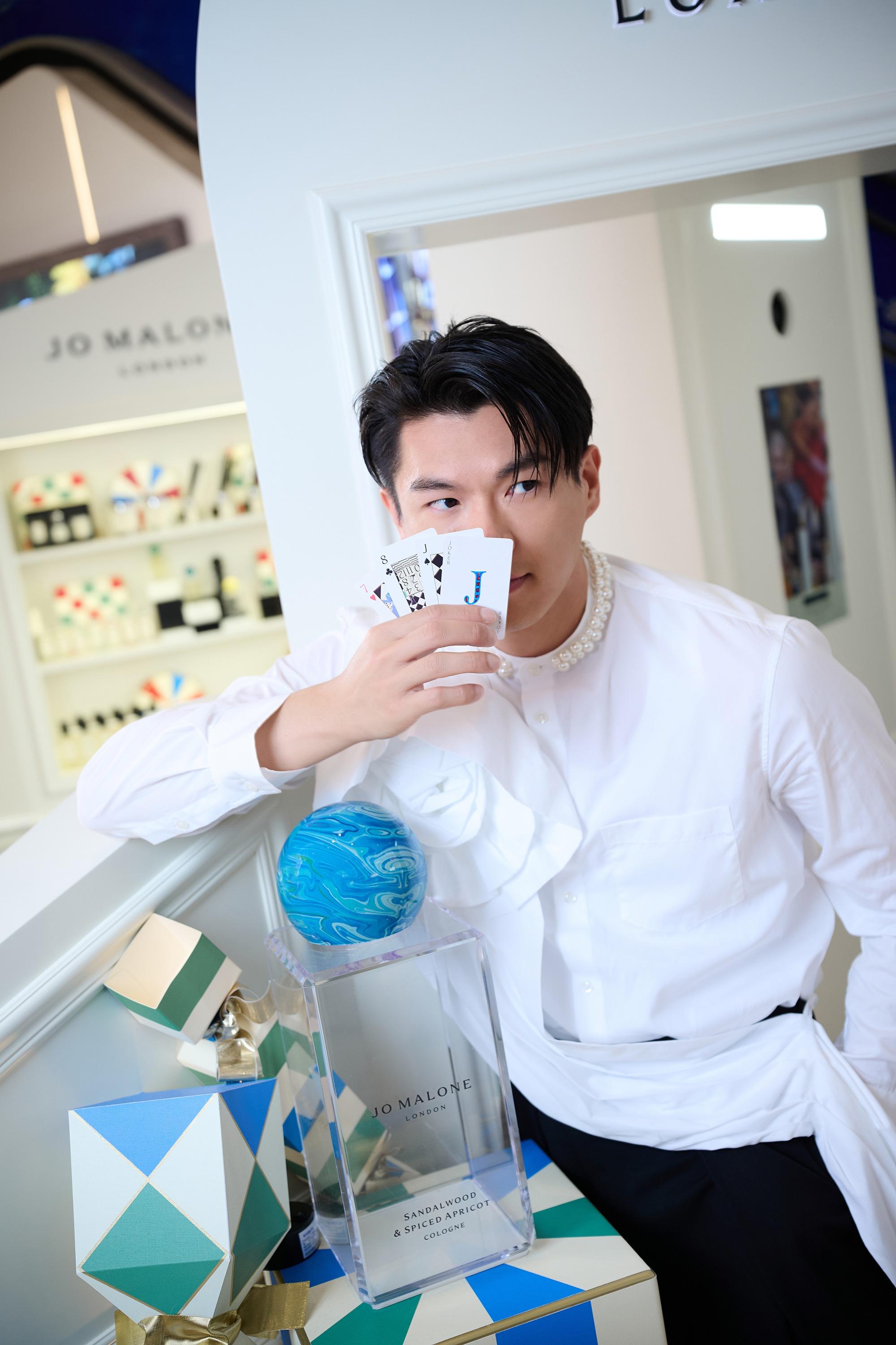 Will以其藝術感與親和力並存的特質,演繹品牌的節日香氛美學。