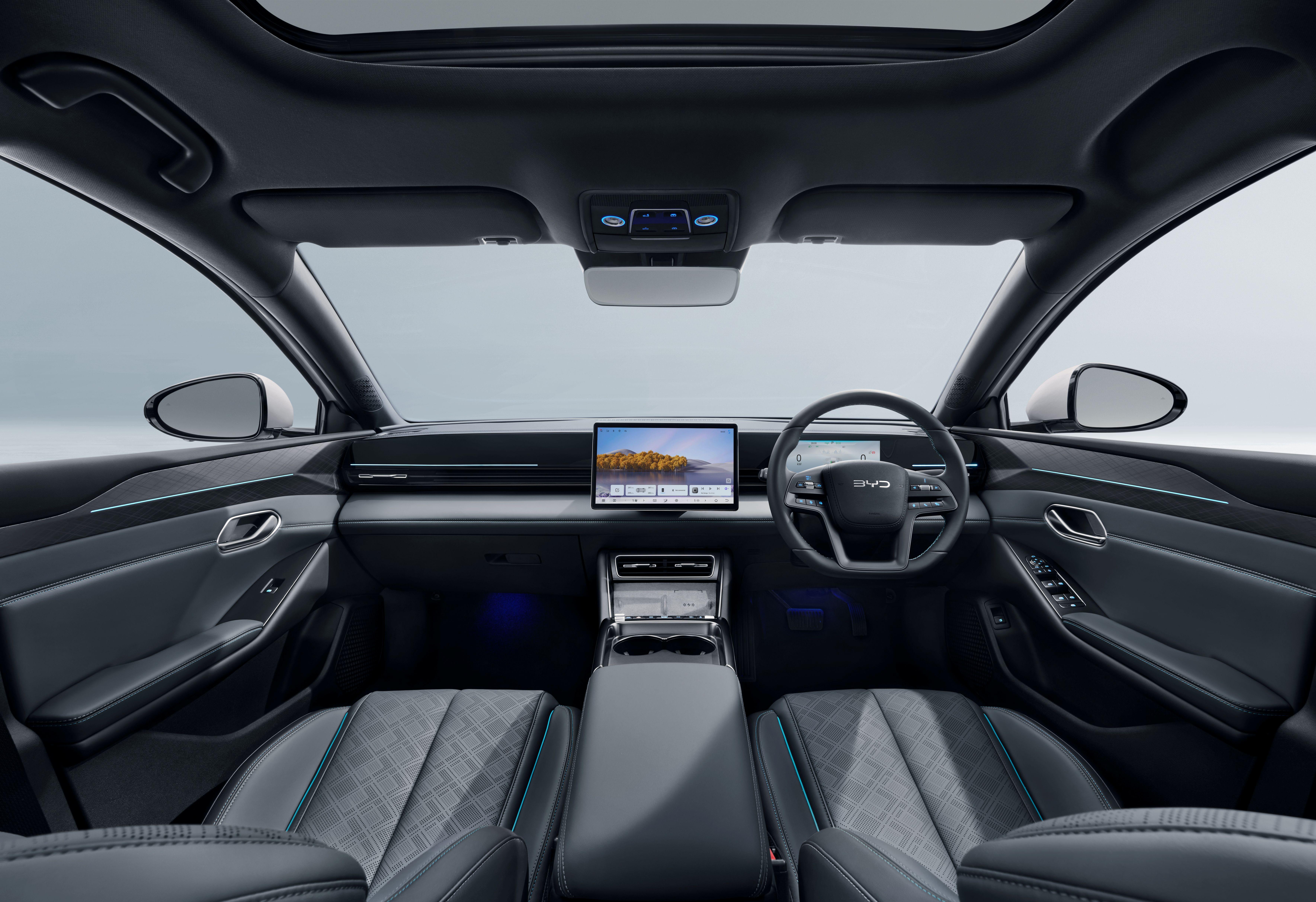 BYD SEAL 6電動車車廂設計以實用簡潔為主。