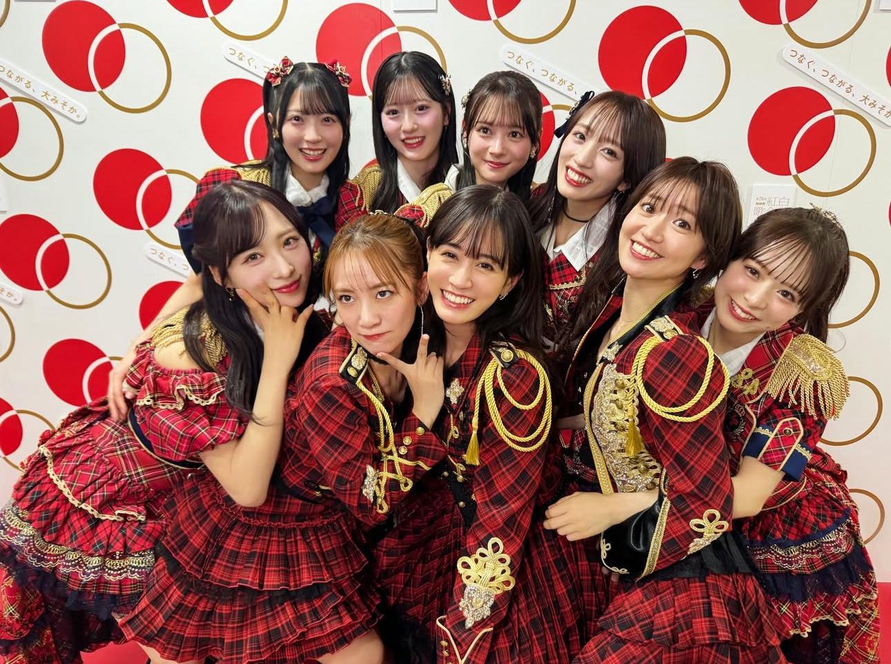 AKB昔日猛將前田敦子、大島優子、高橋南昨日聯同幾位師妹在彩排上會見傳媒。