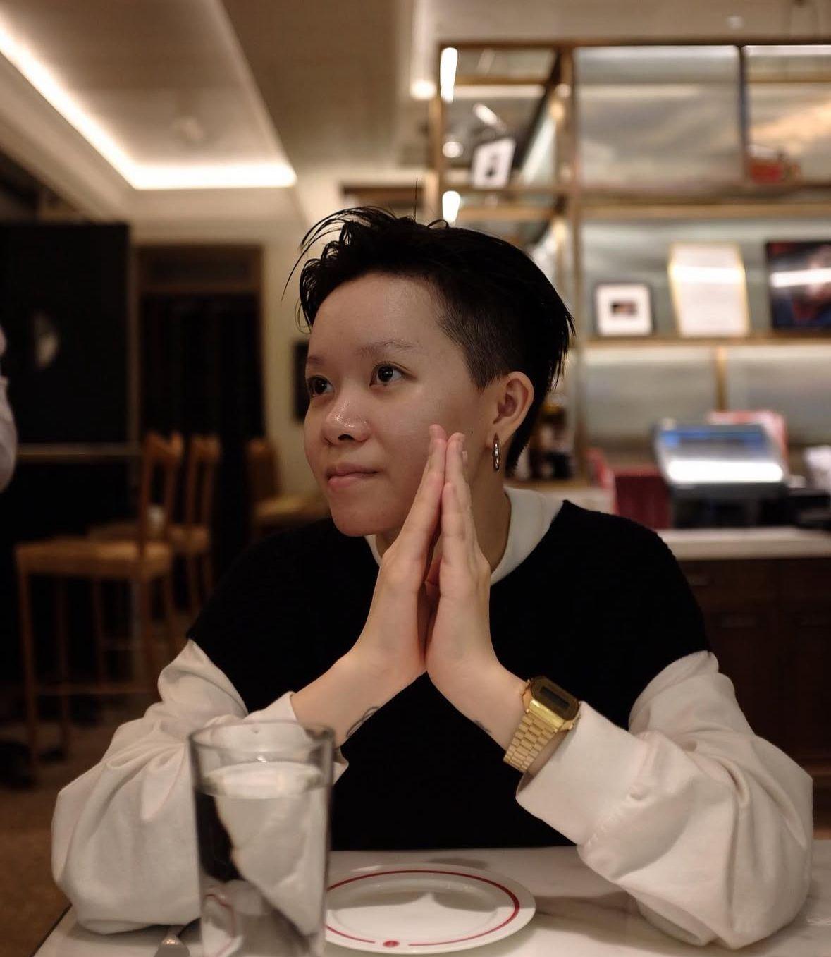 Jansco Wan擁有自家的時尚服裝品牌。