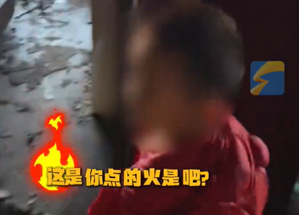男童玩打火機燒屋,父母拍片教育兒子火災無情。
