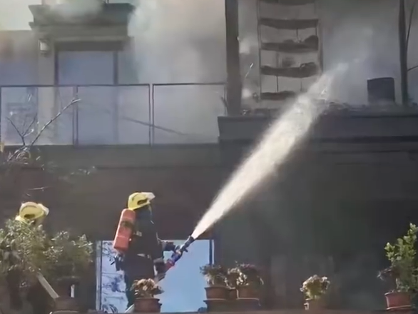 消防隊員及時趕到現場撲滅火災,避免災情擴大。