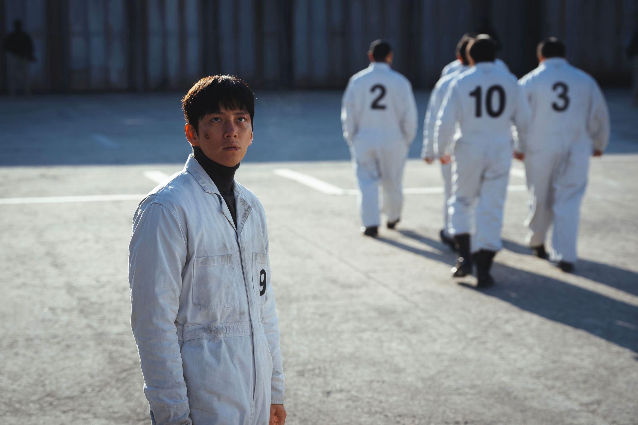 全新動作犯罪韓劇《操控遊戲》全12集已在Disney+上架。