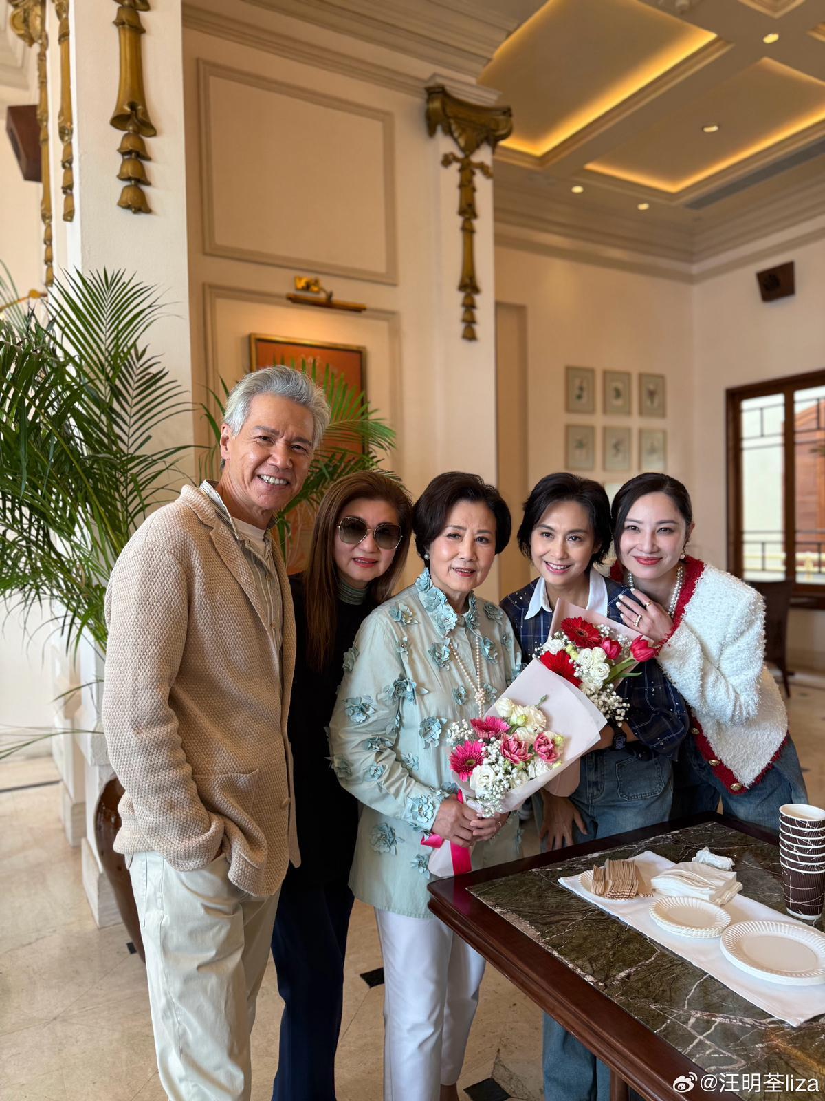 68歲白髮林嘉華有份參演《風華背後》。