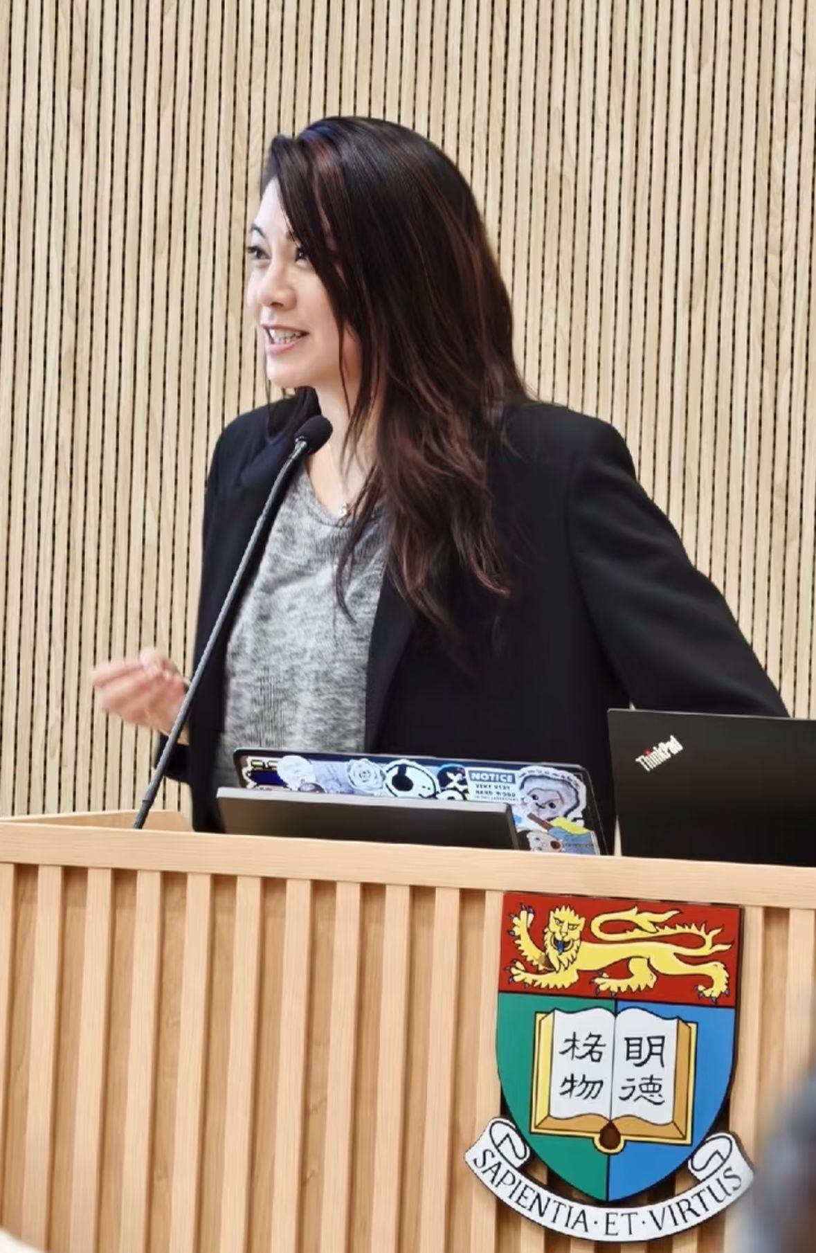 廖碧兒身形比起以往的狀態有點落差,明顯發福了不少!