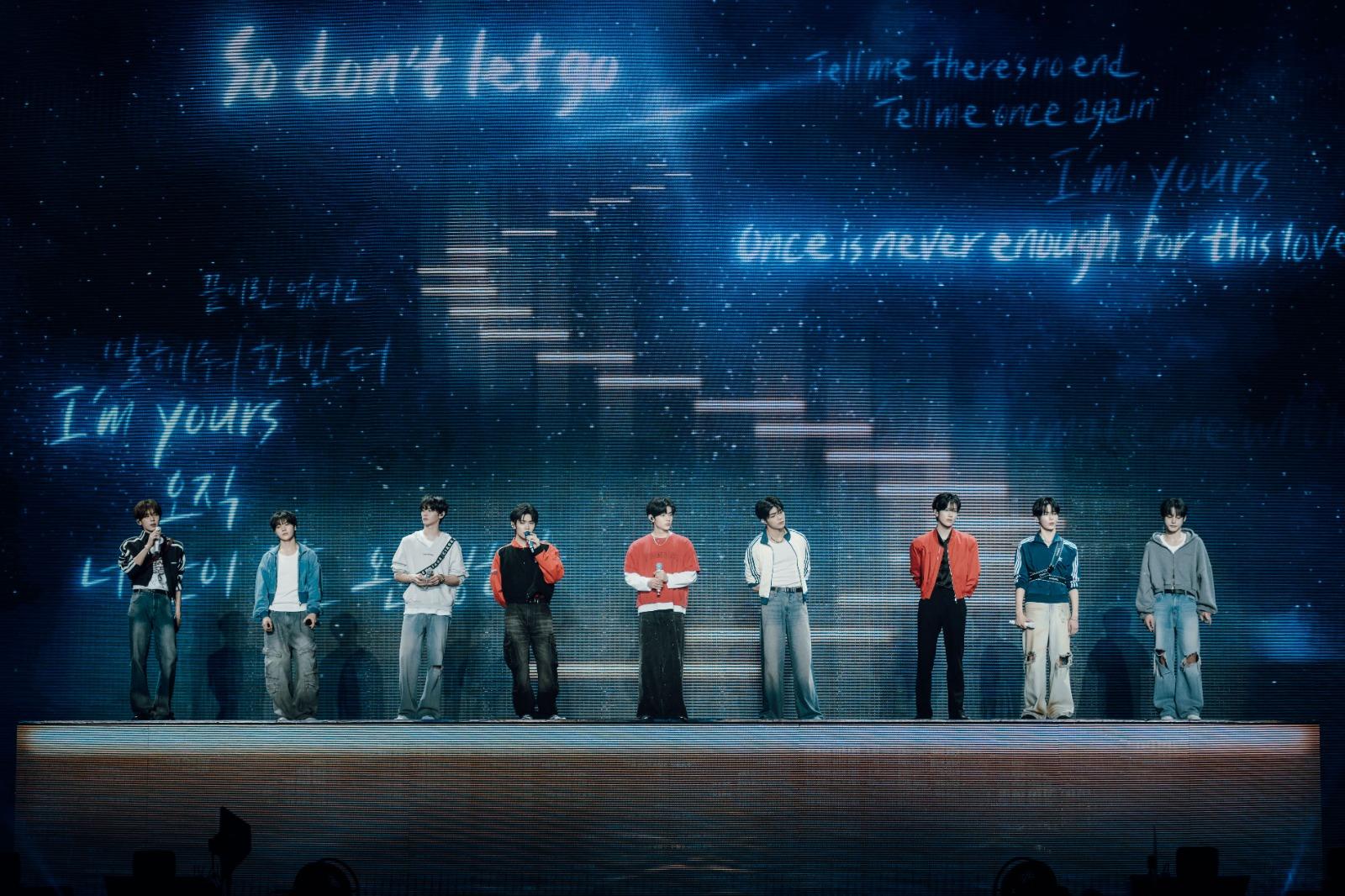 ZEROBASEONE在演唱會上,送上《Long Way Back》和《EXTRA》等各具魅力的小分隊舞台。