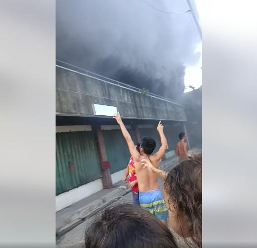 此時已濃煙滾滾。(互聯網)