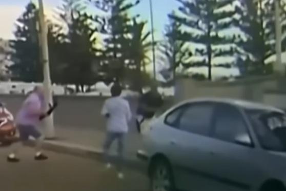 古爾曼夫婦衝上前,跟槍手搏鬥。(互聯網)