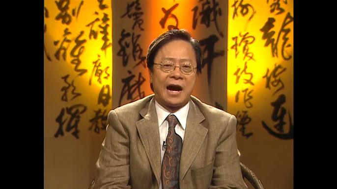 黃毓民最初以節目主持身份活躍於公眾視線。1993年,他於亞洲電視《龍門陣》做客席主持,1994年起又於商業電台擔任主持。