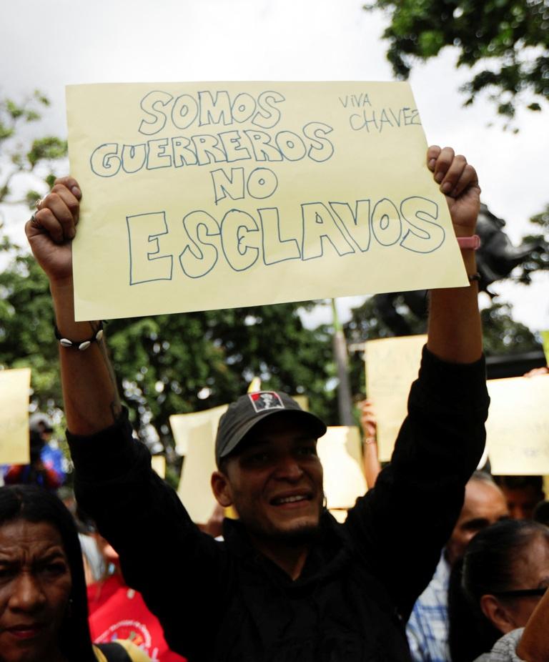 委內瑞拉民眾上周在首都卡拉卡斯舉行集會,抗議美國對委內瑞拉實施石油出口封鎖。(資料圖片)