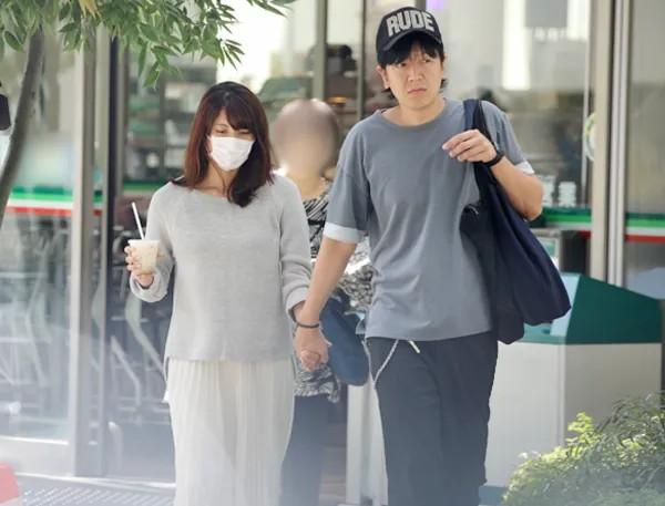 上原多香子2018年與舞台劇導演高山和也再婚。