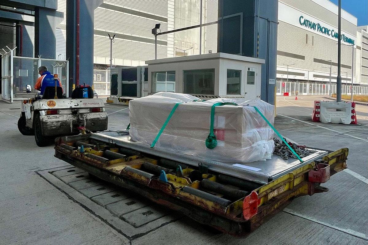 一名在大埔火災殉職的印傭獲運送回鄉安葬。(FB專頁「毋忘愛」)