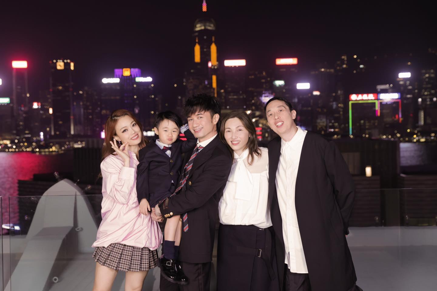 古巨基於24年12月與太太搞派對,Lorraine穿上鬆身設計的衣服。