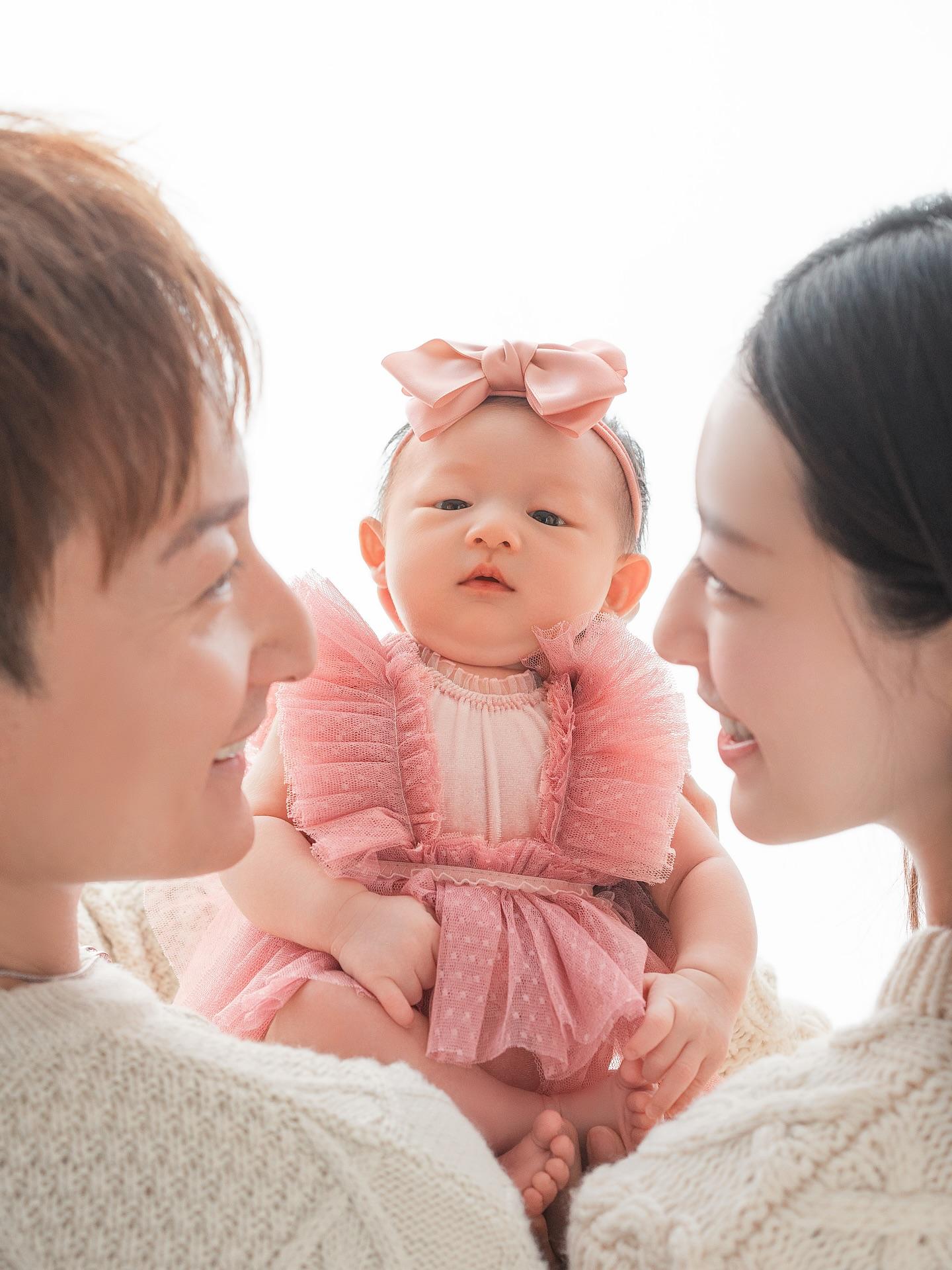 方力申與葉萱的BB非常可愛。