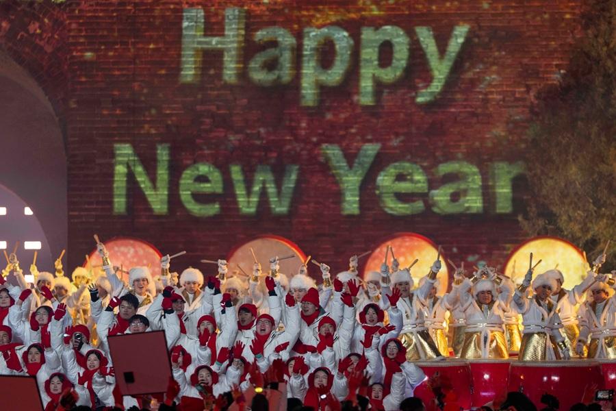 各地迎2026年 倫敦煙花匯演以國旗大衛之星消失遭批評(多圖)