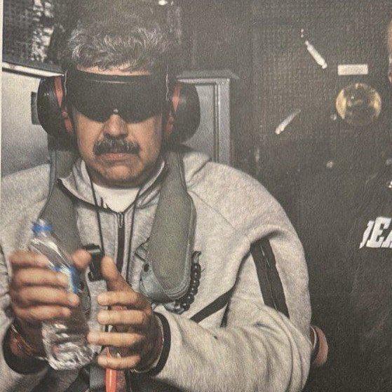 特朗普在社群平台公布,馬杜羅被捕的照片。(Truth Social)