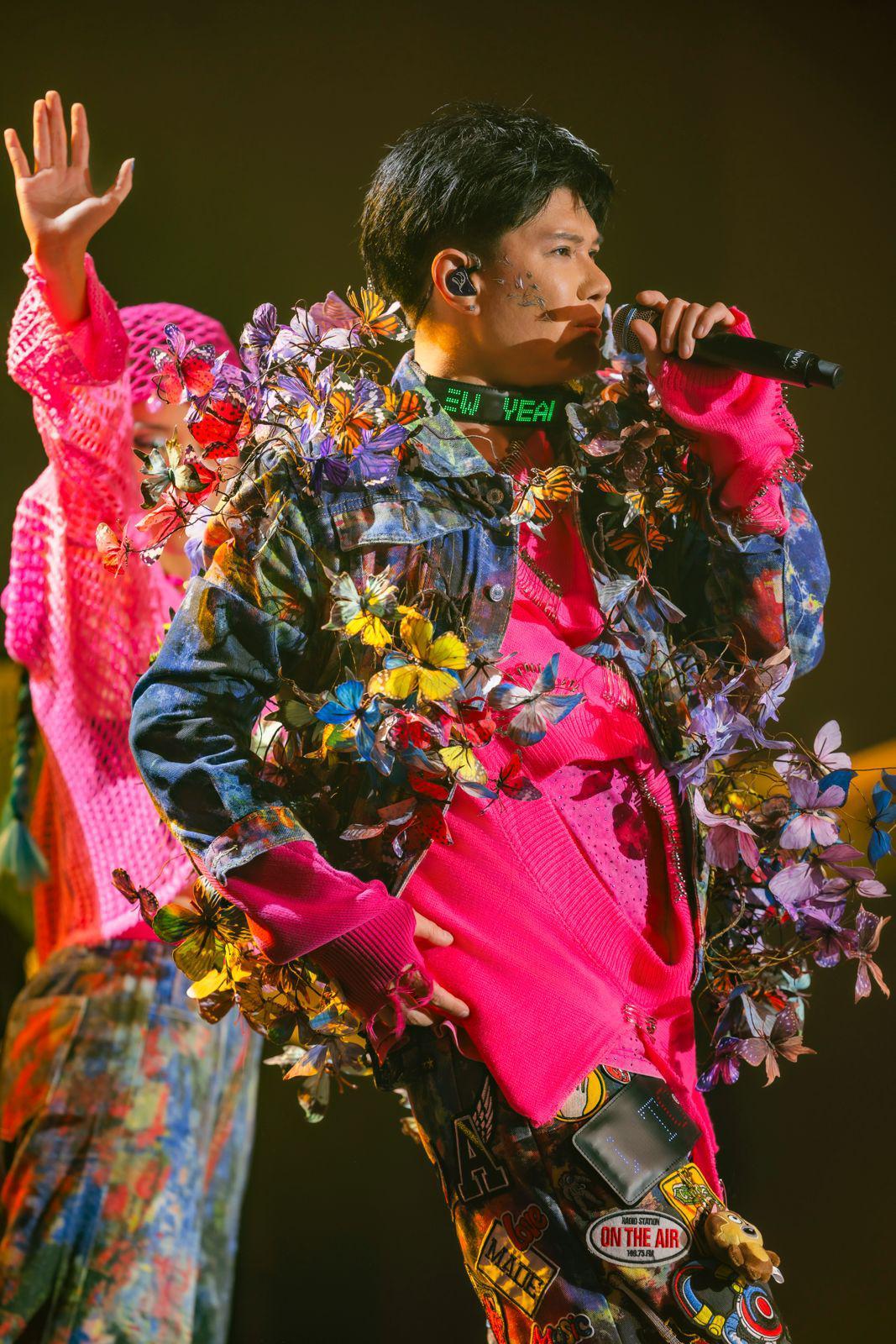 張與辰跨年亞博館開唱。