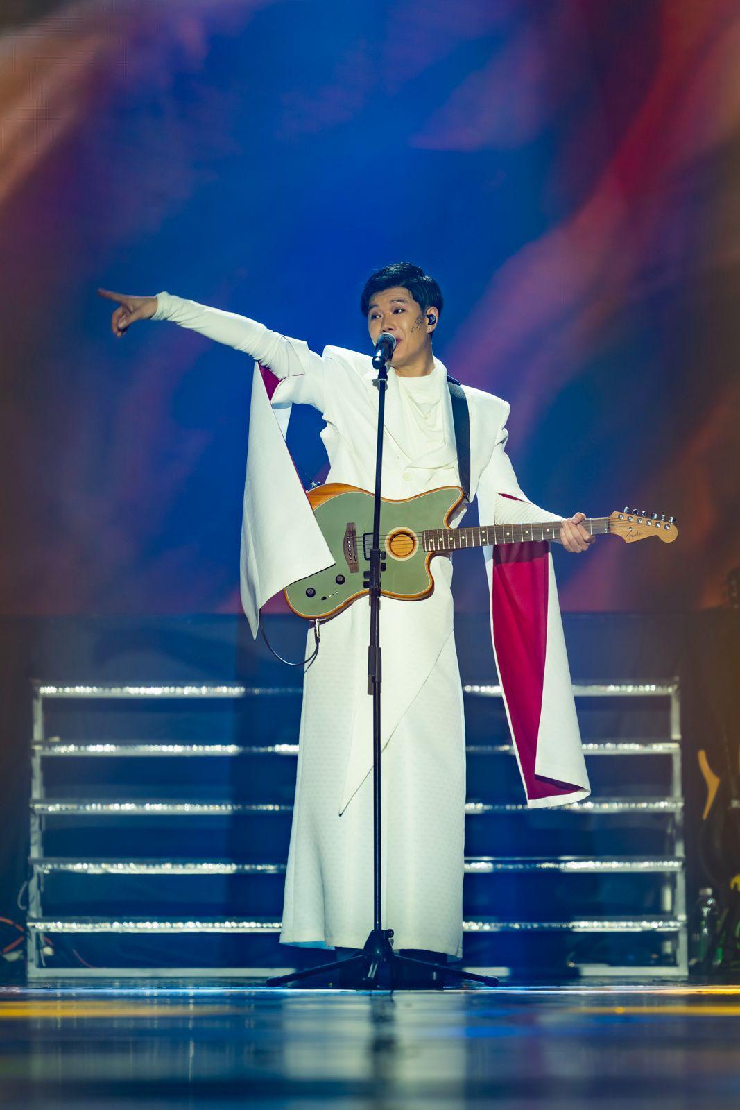 張與辰跨年亞博館開唱。