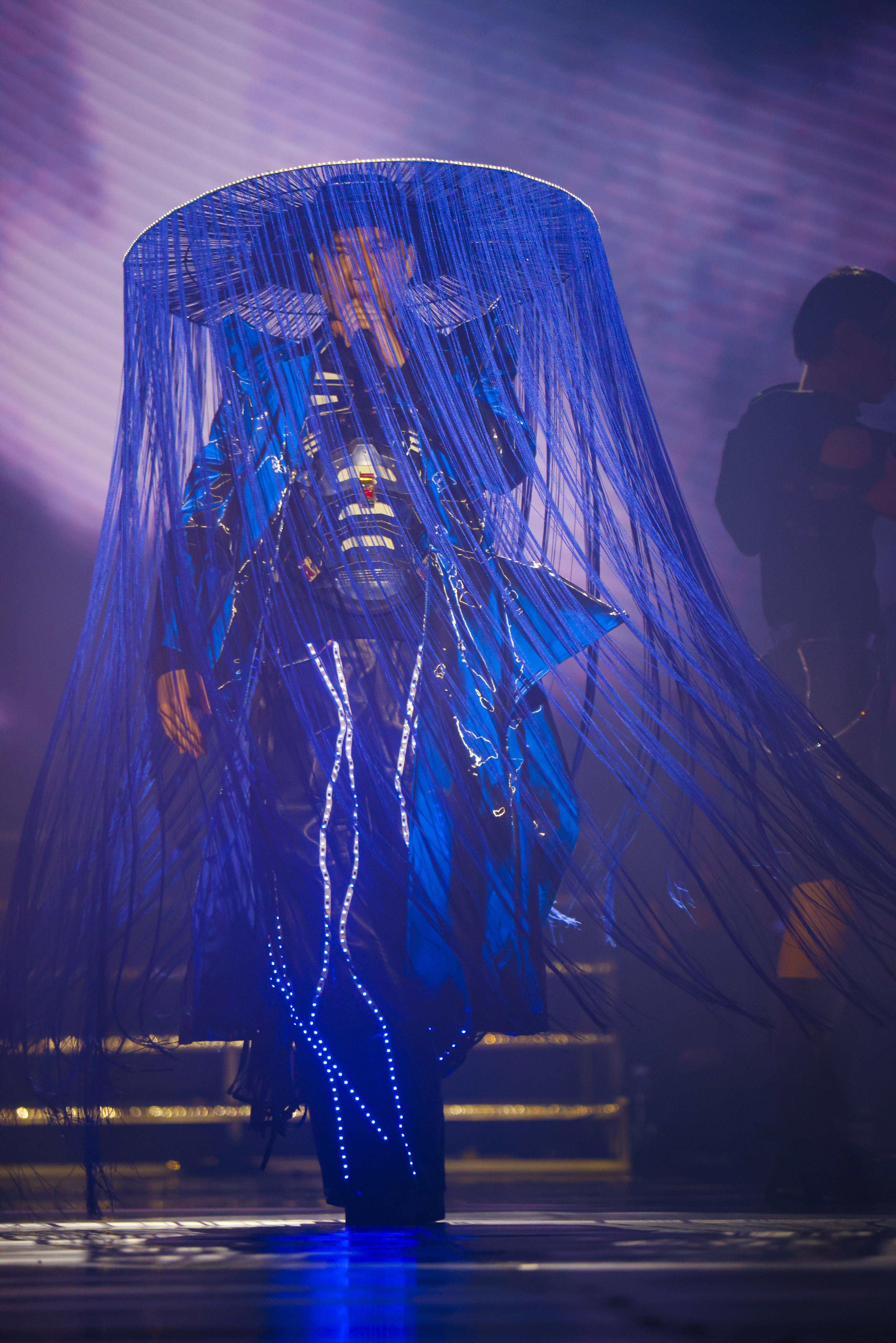 張與辰大玩形象妖爆登場。