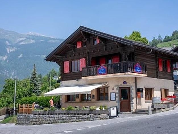 事發的Le Constellation酒吧。(互聯網)