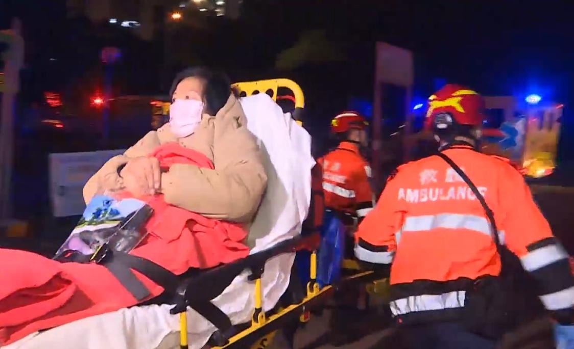 葵涌深夜發生火警。(有線電視新聞截圖)