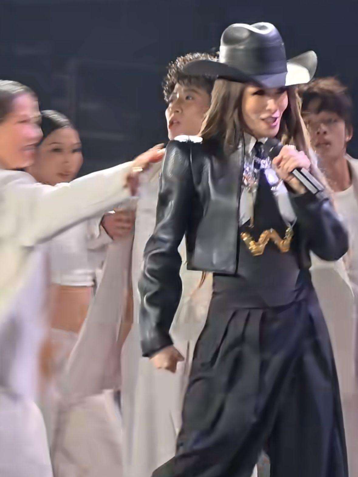 Elva宣布即將會舉行演唱會,期待與歌迷相聚!