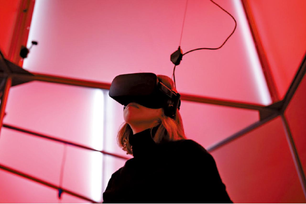Superdata Research預料Oculus的頭戴式VR裝置出貨量佔比最少。