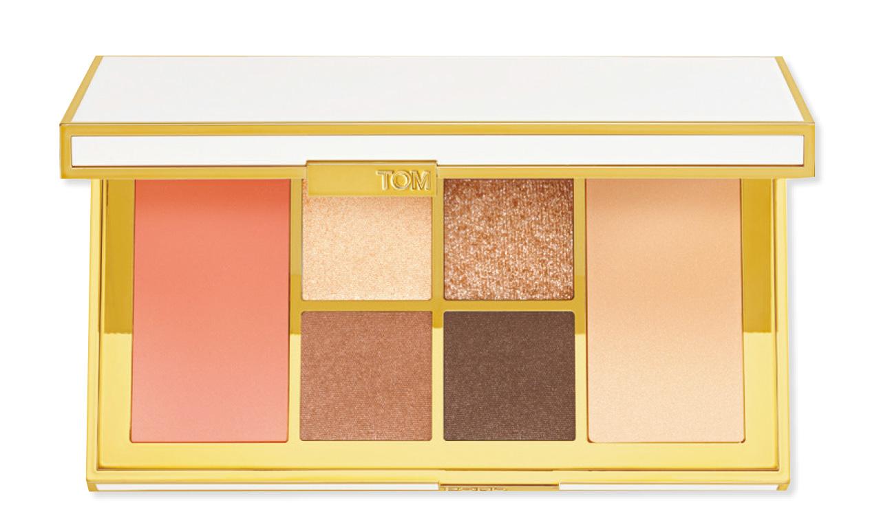 TOM FORD Soleil Eye and Cheek Palette #Warm $1,280
象牙色拼金色彩盒,內含4款時尚色系眼影、光影粉及兩色胭脂,在節日打造誘人妝容。(i)