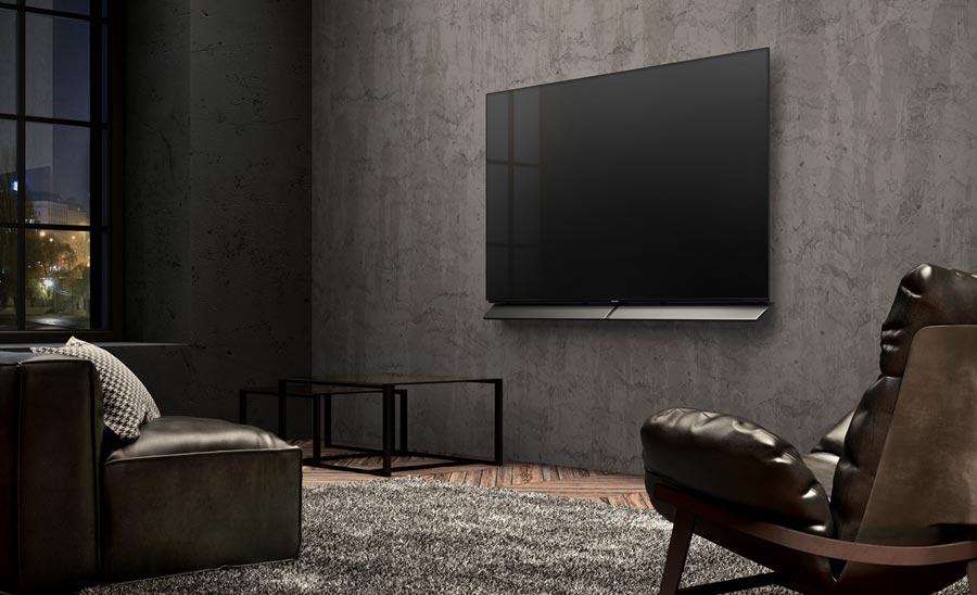 於消費電子展公布的Panasonic EZ1000 OLED電視。