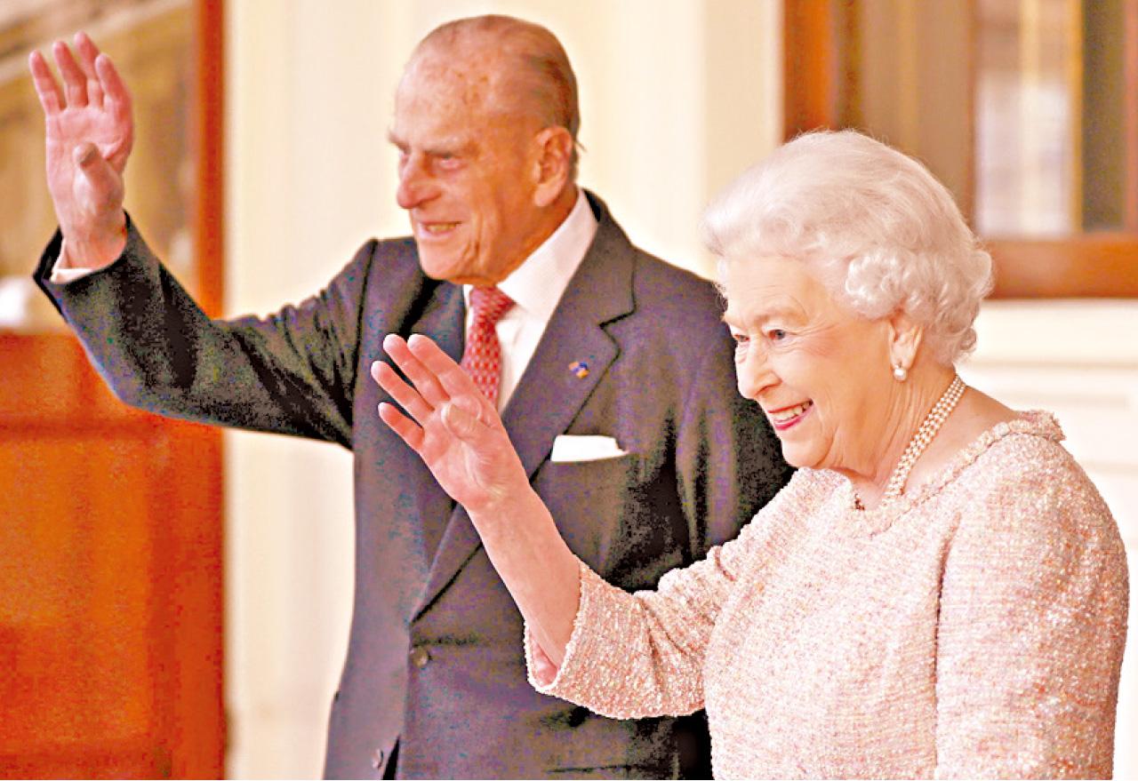 英女皇失眠時喜歡在白金漢宮散步。(路透社)