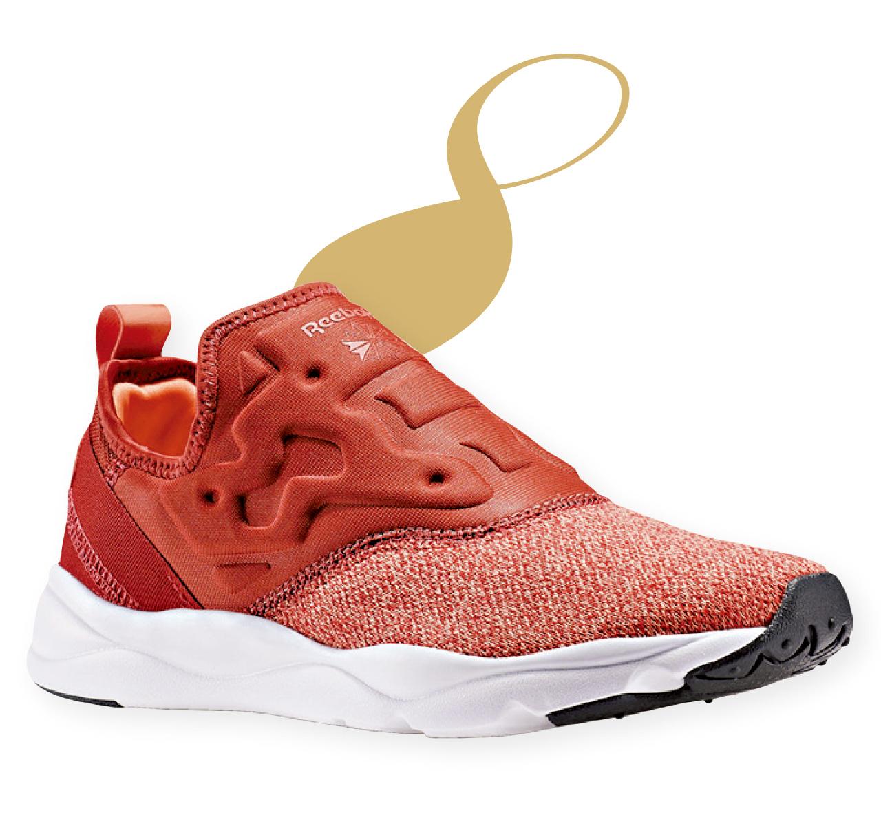 8.這款人氣熱賣的款式Furylite一樣有全紅款式來湊湊熱鬧,即使causal打扮過新年,長輩也不會抗拒呢!($699,Reebok)