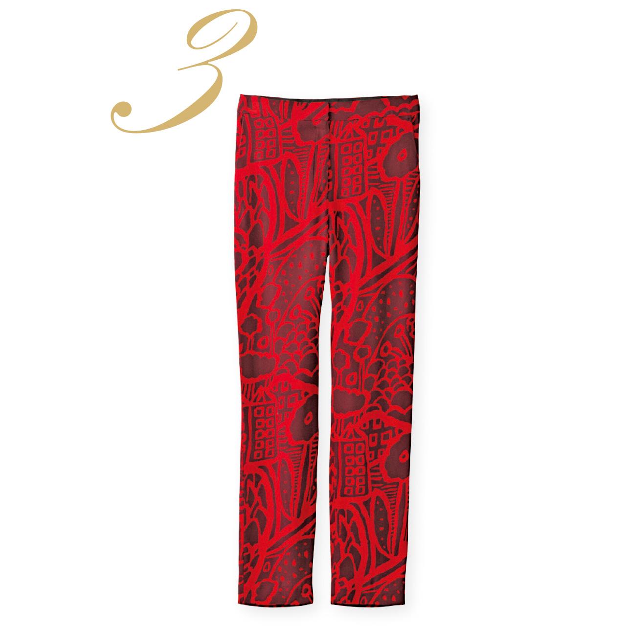 3.暗紅色圖案直腳西褲,上身配一件淨色大冷衫,帶出一份輕鬆隨意感,和朋友新春聚會時尚有型。($2,995,MARIMEKKO)