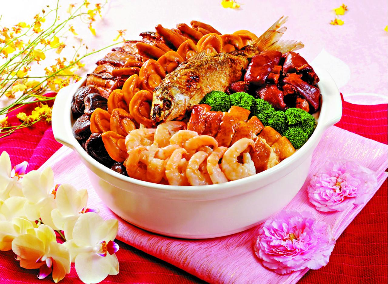 夠體面
鮑魚鯪魚福聚盆菜 $1,888
(12位用,需於一天前預訂)
點一龍(灣仔店) 2891 8689
